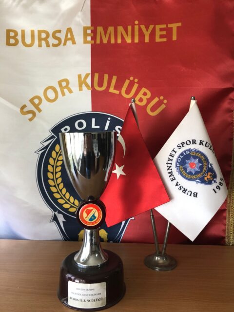 2005-2006 Sezonu Voleybol Genç Erkekler Bursa İl Üçüncülüğü