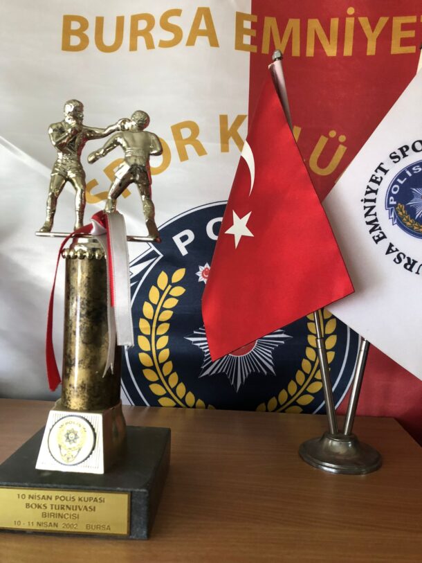 10 Nisan Polis Kupası Boks Turnuvası Birincisi – 2002 Bursa